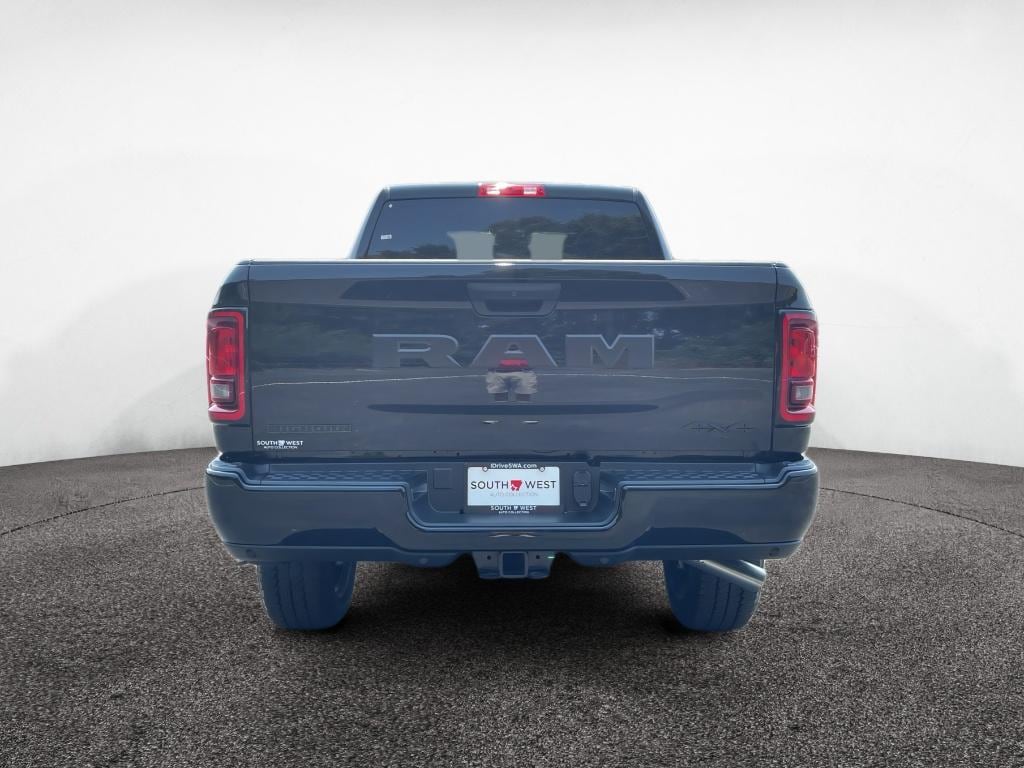 New 2026 Ram 2500 BIG HORN CREW CAB 4X4 6'4 BOX Pickup