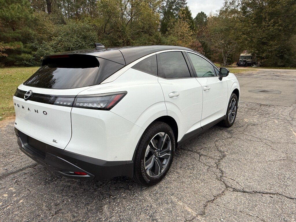 2025 Nissan Murano SL photo 3