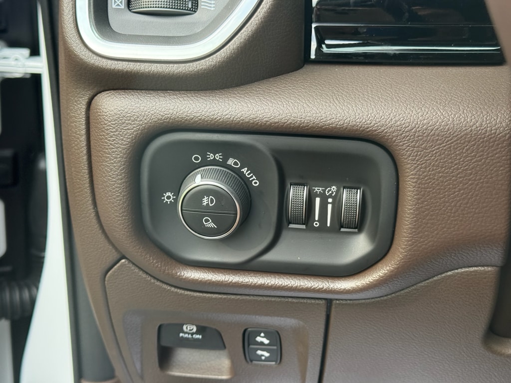 2026 RAM 1500 Laramie - Photo 15