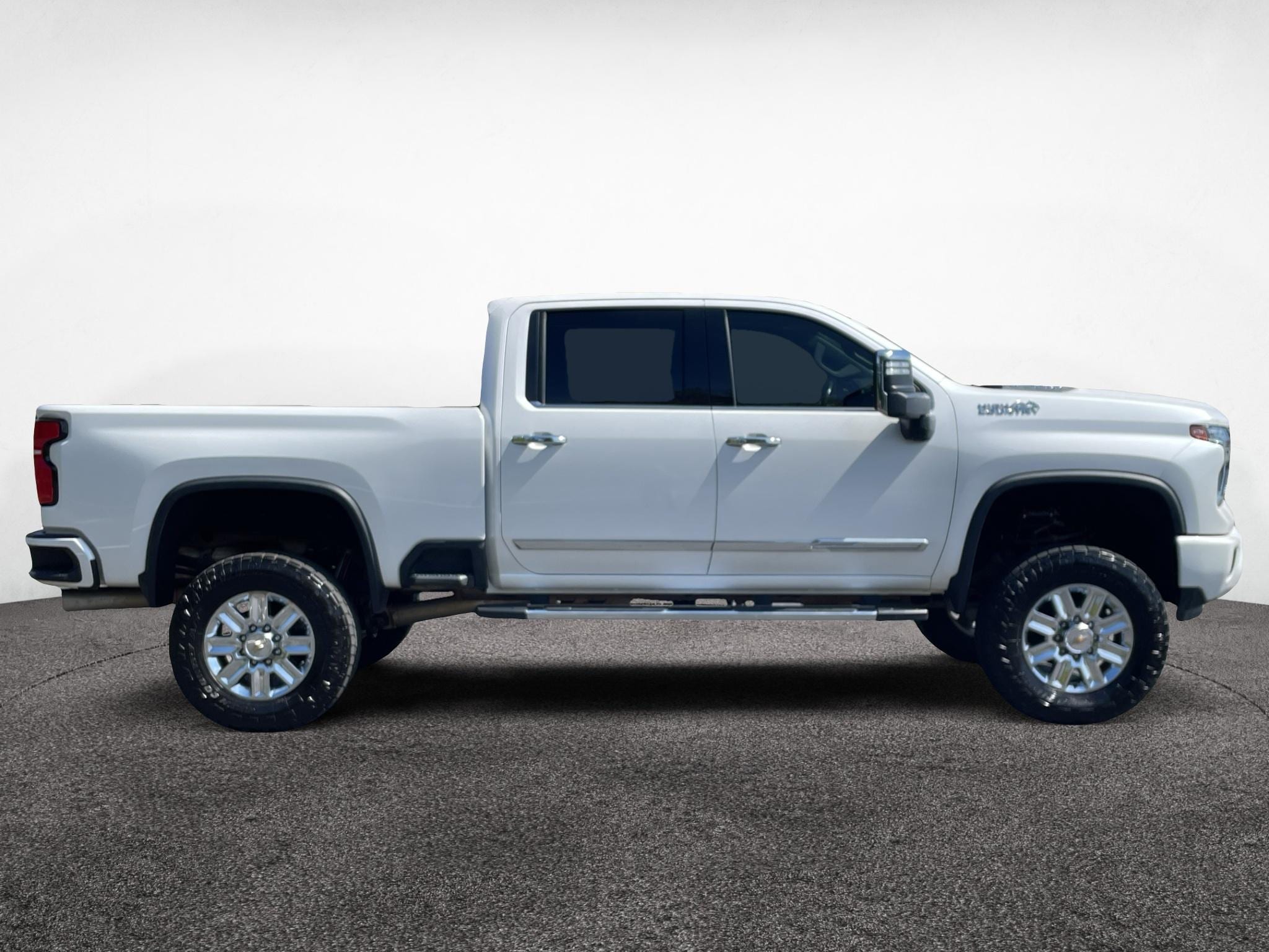 Used 2024 Chevrolet Silverado 2500HD High Country with VIN 1GC4YREY4RF139538 for sale in Little Rock