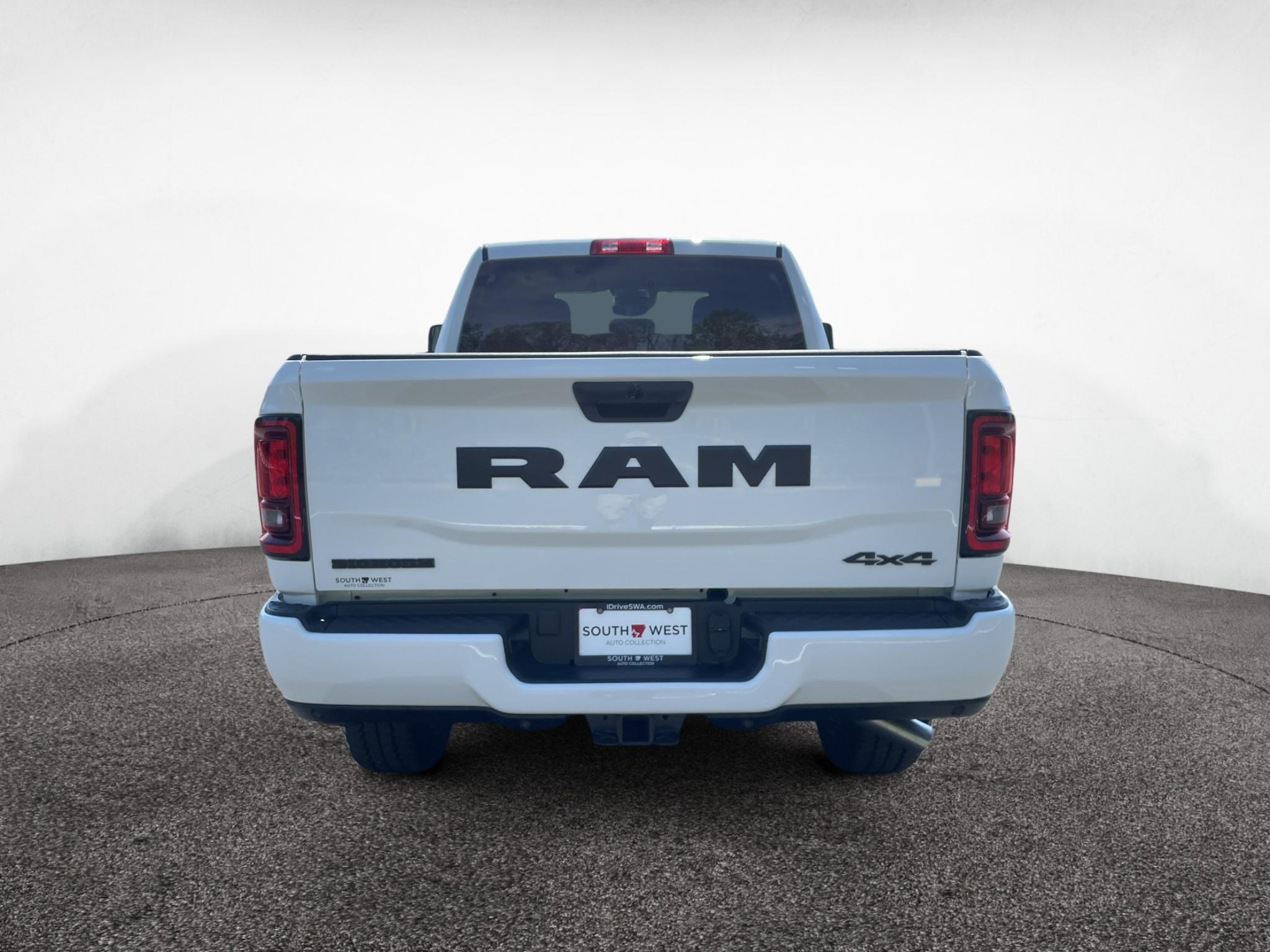 New 2026 Ram 2500 BIG HORN CREW CAB 4X4 6'4 BOX Pickup