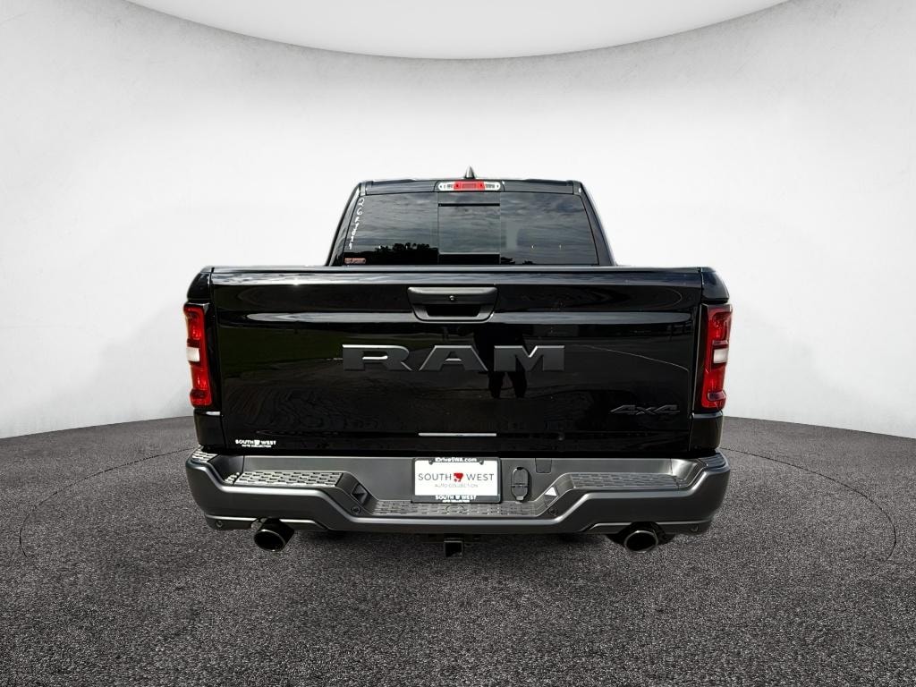 New 2026 Ram 1500 TRADESMAN CREW CAB 4X4 5'7 BOX Pickup