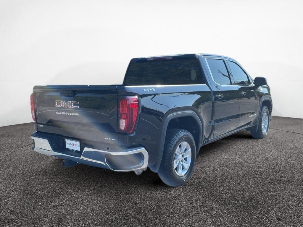 Used 2024 GMC Sierra SLE Crew Cab