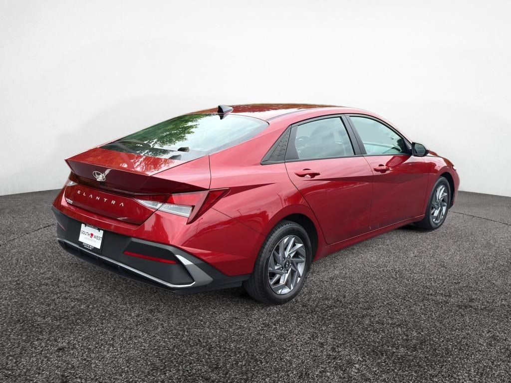 Used 2024 Hyundai Elantra SEL Sedan