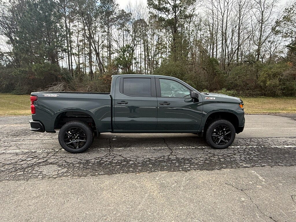 2026 Chevrolet Silverado 1500 Custom Trail Boss photo 2