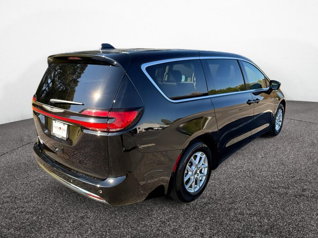 Used 2024 Chrysler Pacifica Touring L Van Passenger Van