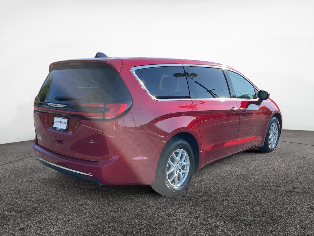 Used 2025 Chrysler Pacifica Select Van Passenger Van