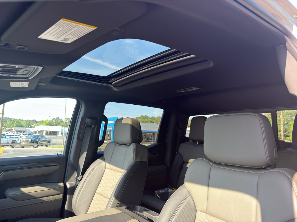 2026 Chevrolet Silverado 1500 ZR2 - Photo 17