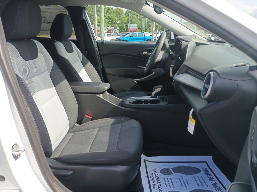 2026 Chevrolet Trax LS - Photo 18