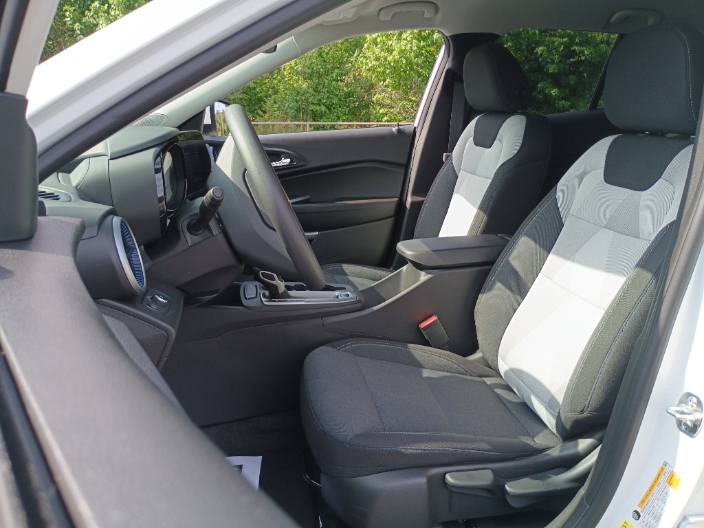 2026 Chevrolet Trax LS - Photo 17