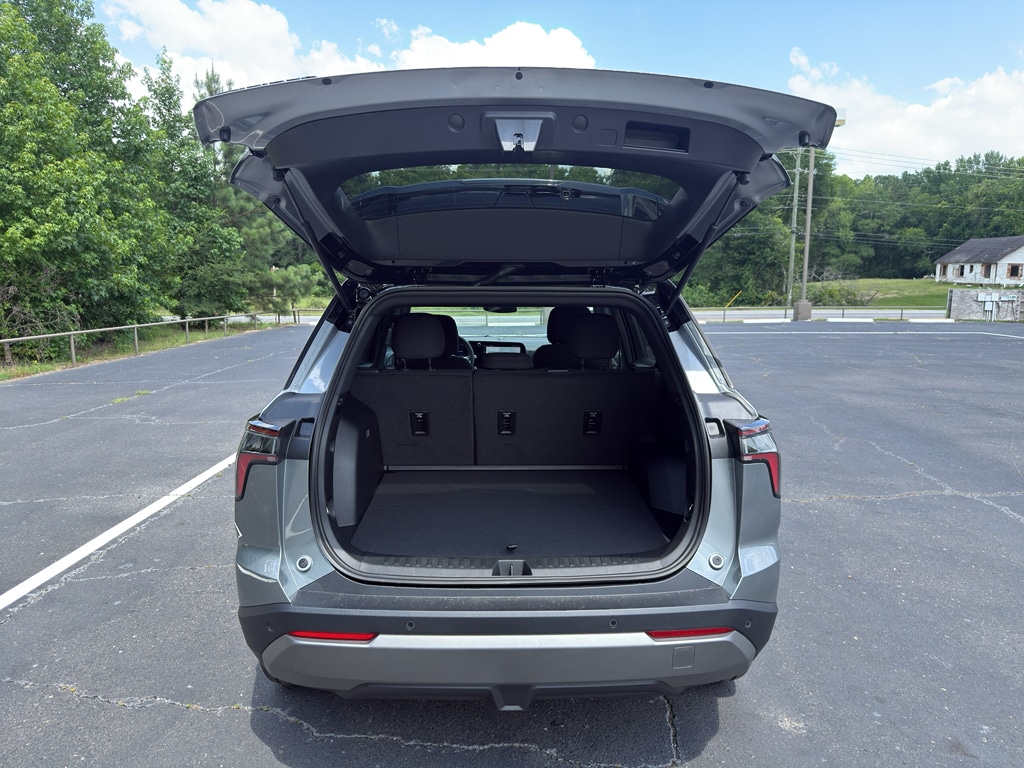 2027 Chevrolet Equinox LT - Photo 21