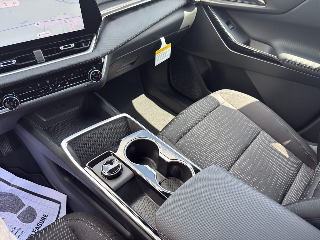 2027 Chevrolet Equinox LT - Photo 13