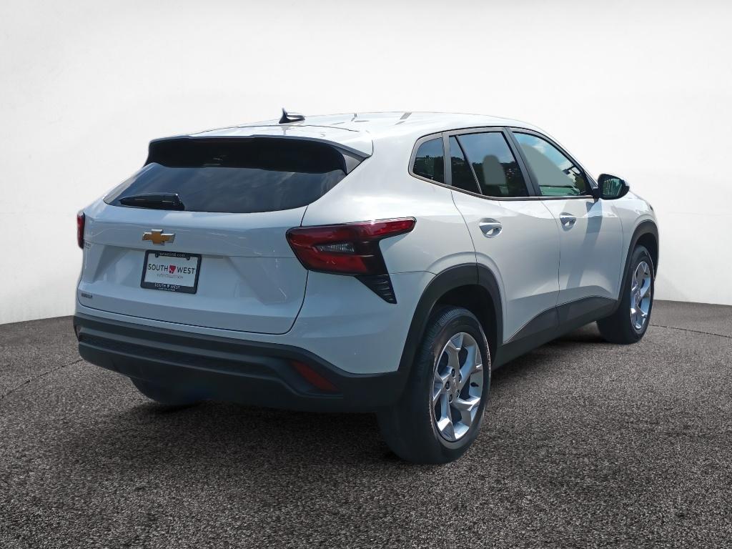 2026 Chevrolet Trax LS - Photo 3