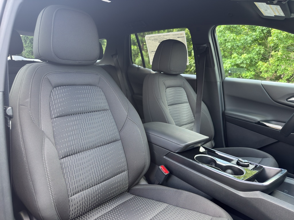 2027 Chevrolet Equinox LT - Photo 18