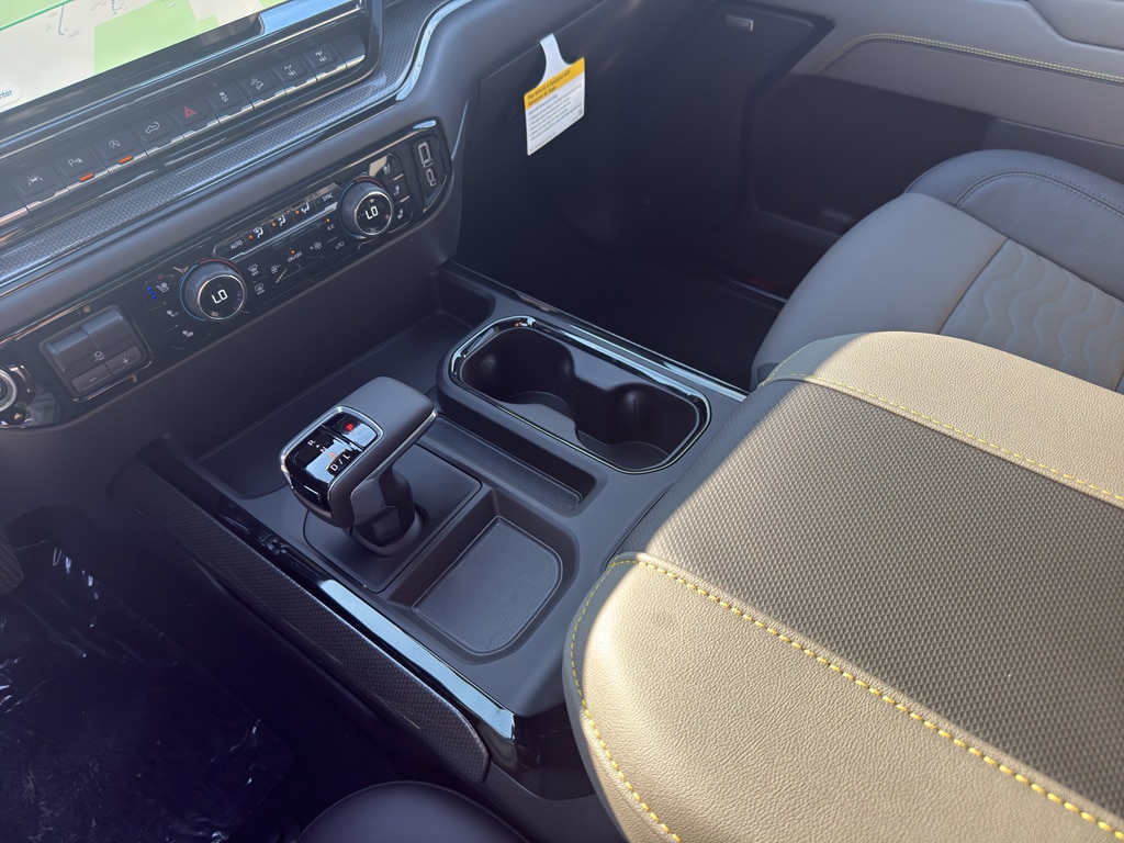 2026 Chevrolet Silverado 1500 ZR2 - Photo 13
