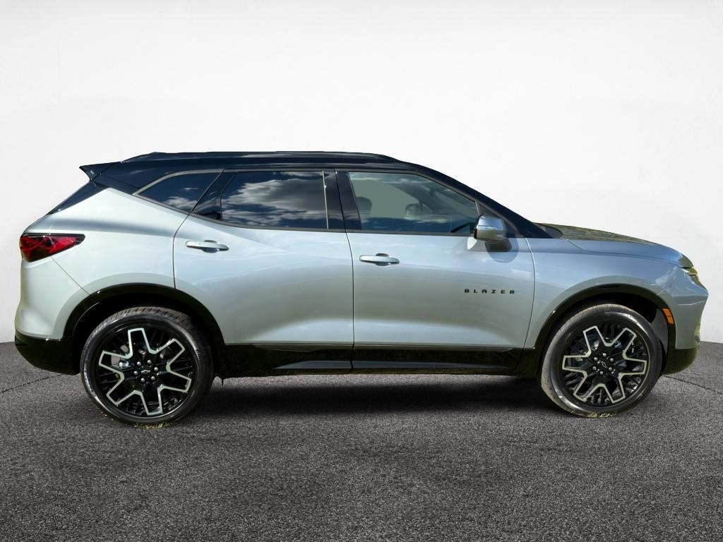 New 2025 Chevrolet Blazer RS SUV