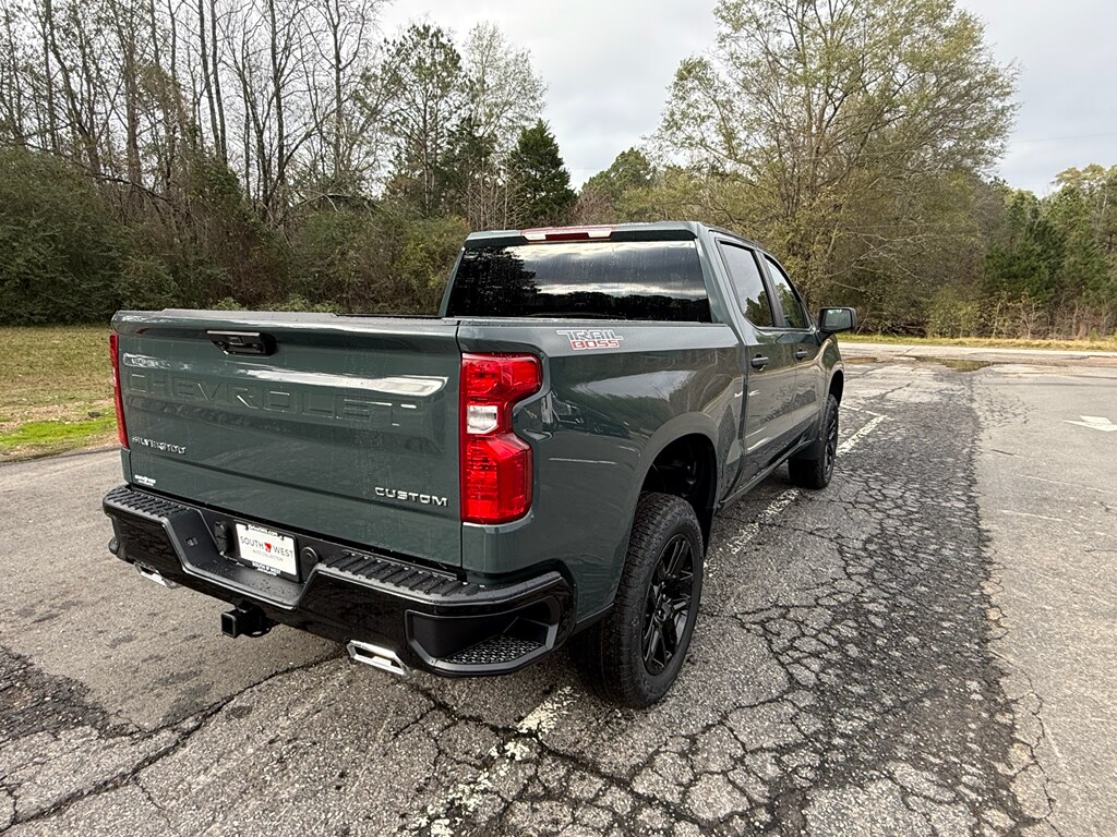 2026 Chevrolet Silverado 1500 Custom Trail Boss photo 3