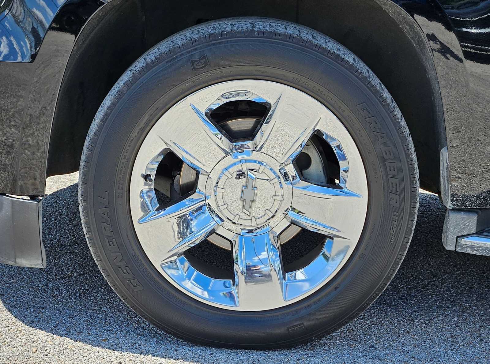 Thumbnail: 2017 Chevrolet Tahoe - 14