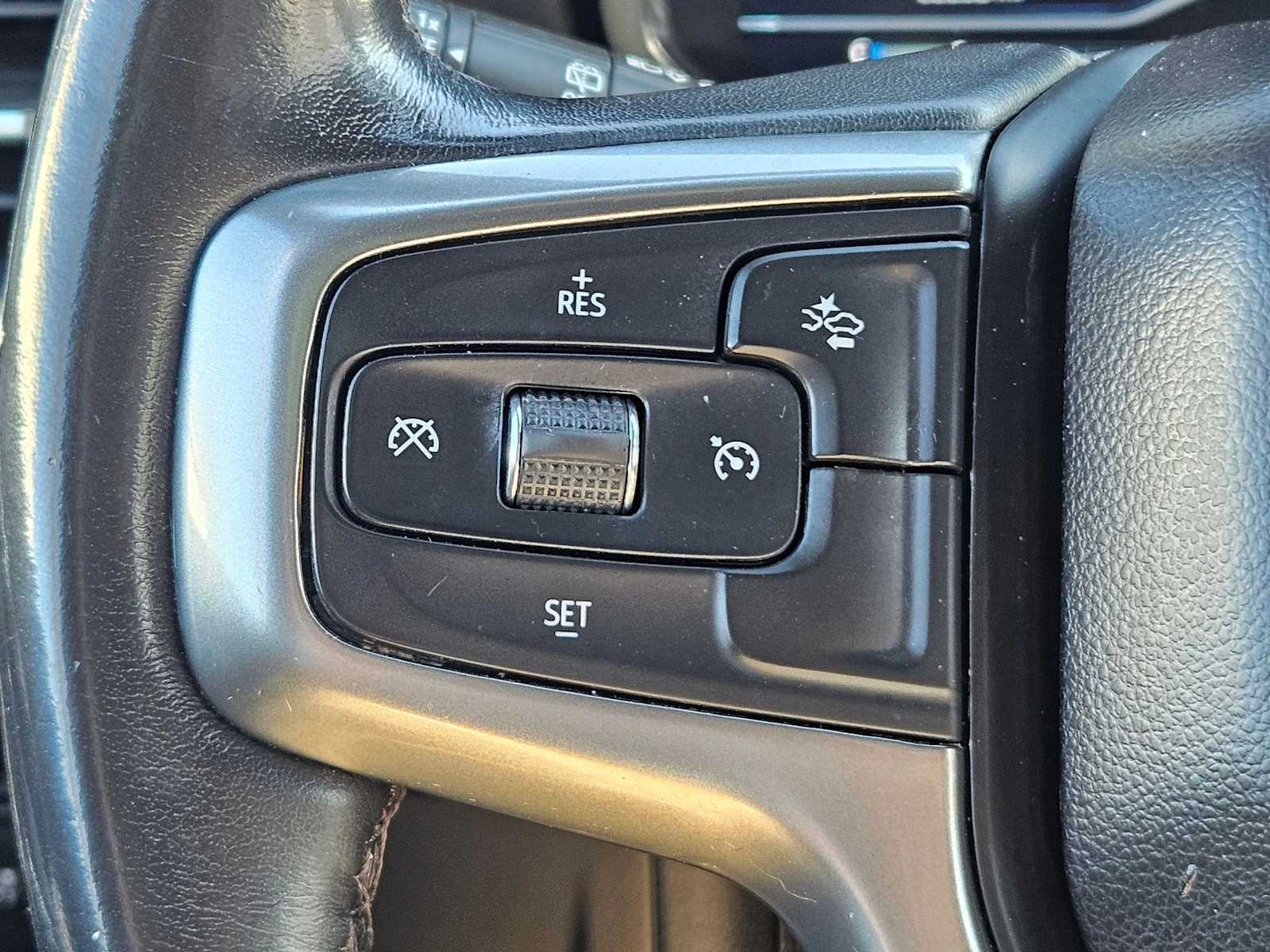 Thumbnail: 2022 Chevrolet Tahoe - 25