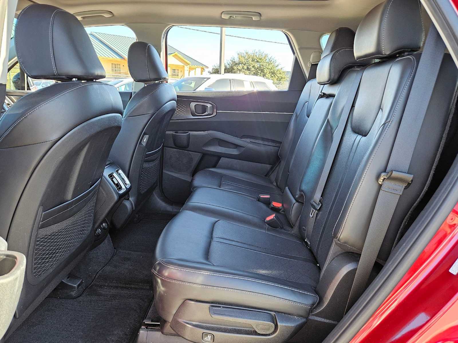 Thumbnail: 2023 Kia Sorento - 19