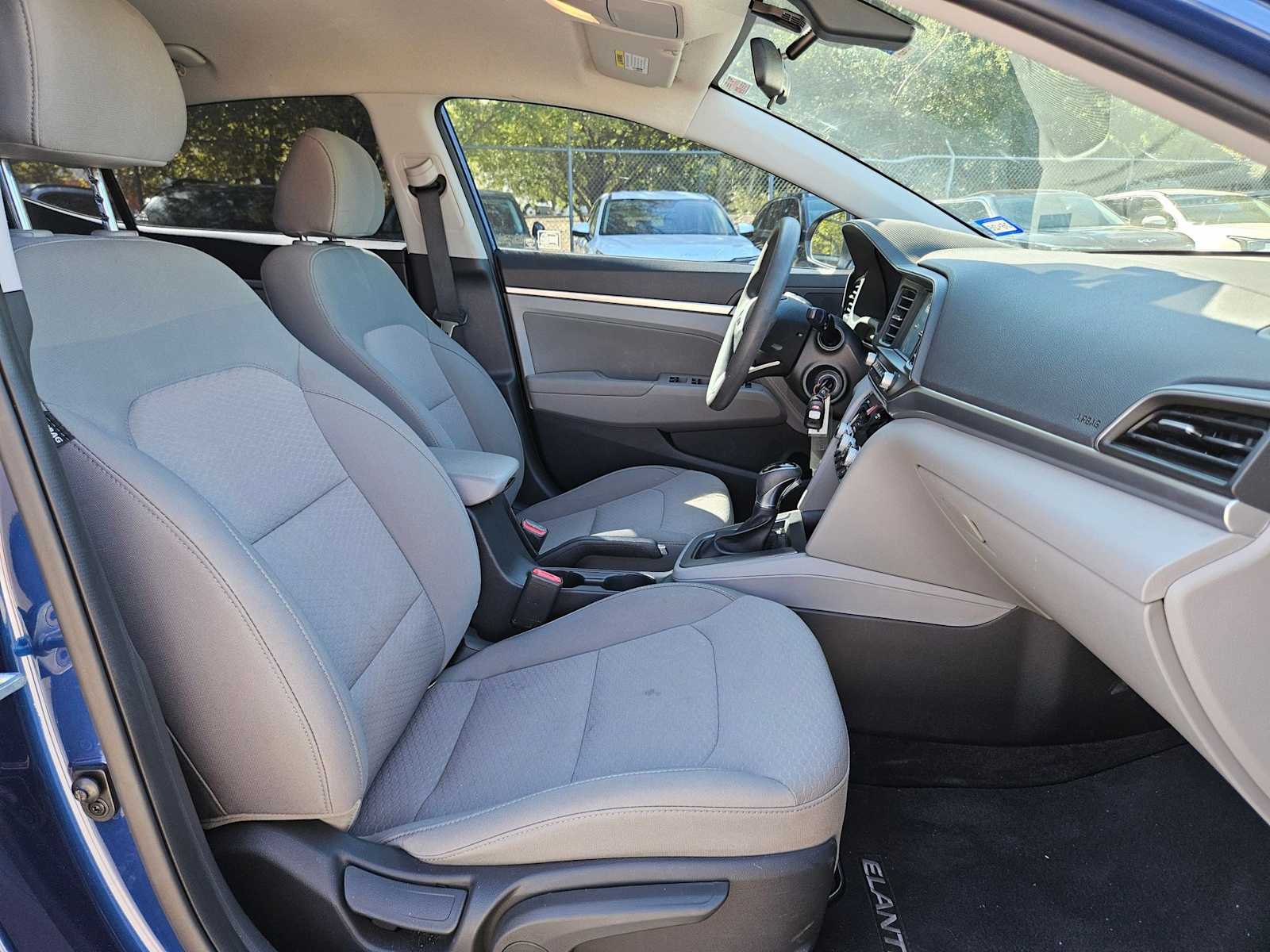 Thumbnail: 2020 Hyundai Elantra - 9