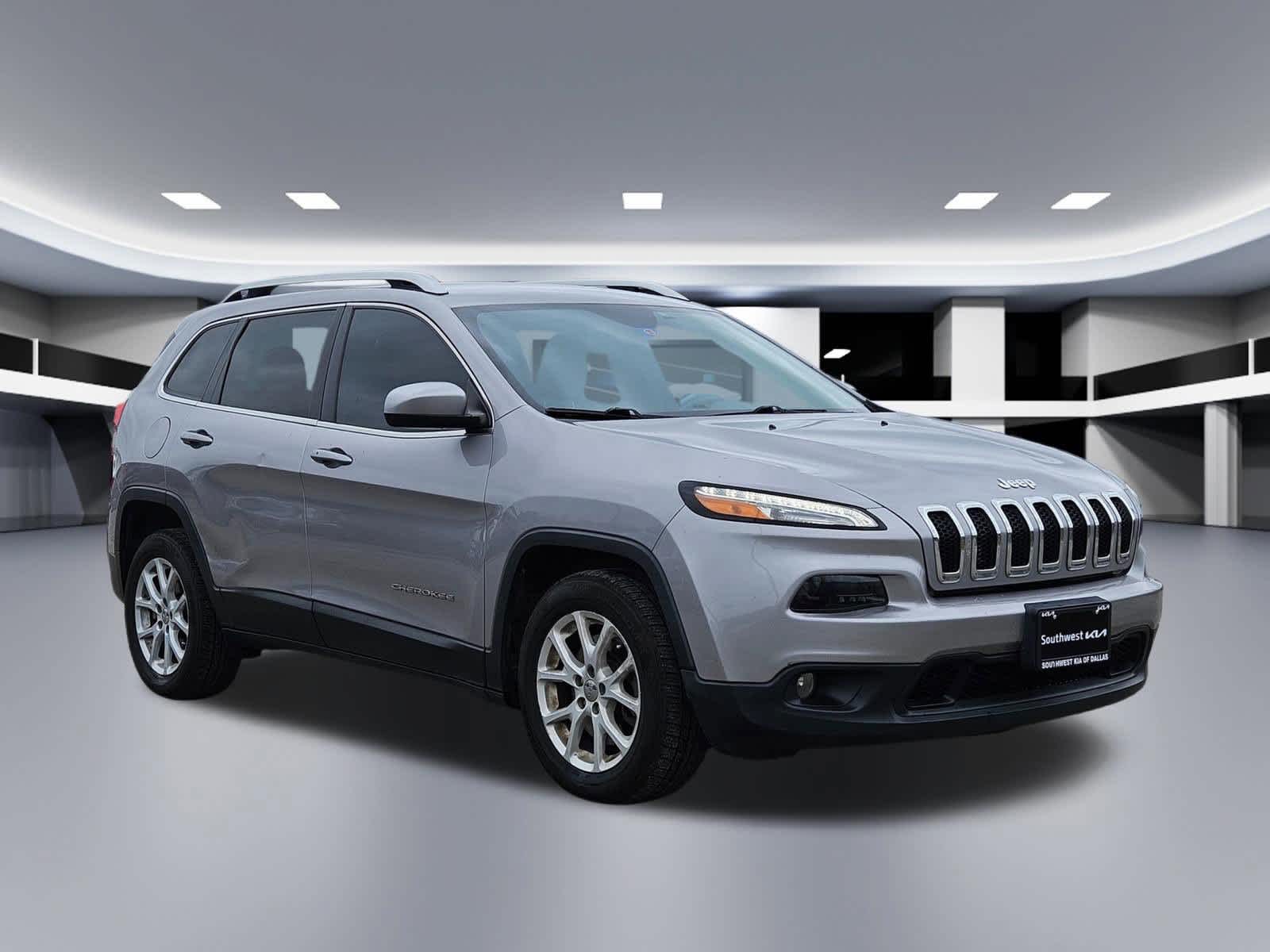 Thumbnail: 2018 Jeep Cherokee - 7
