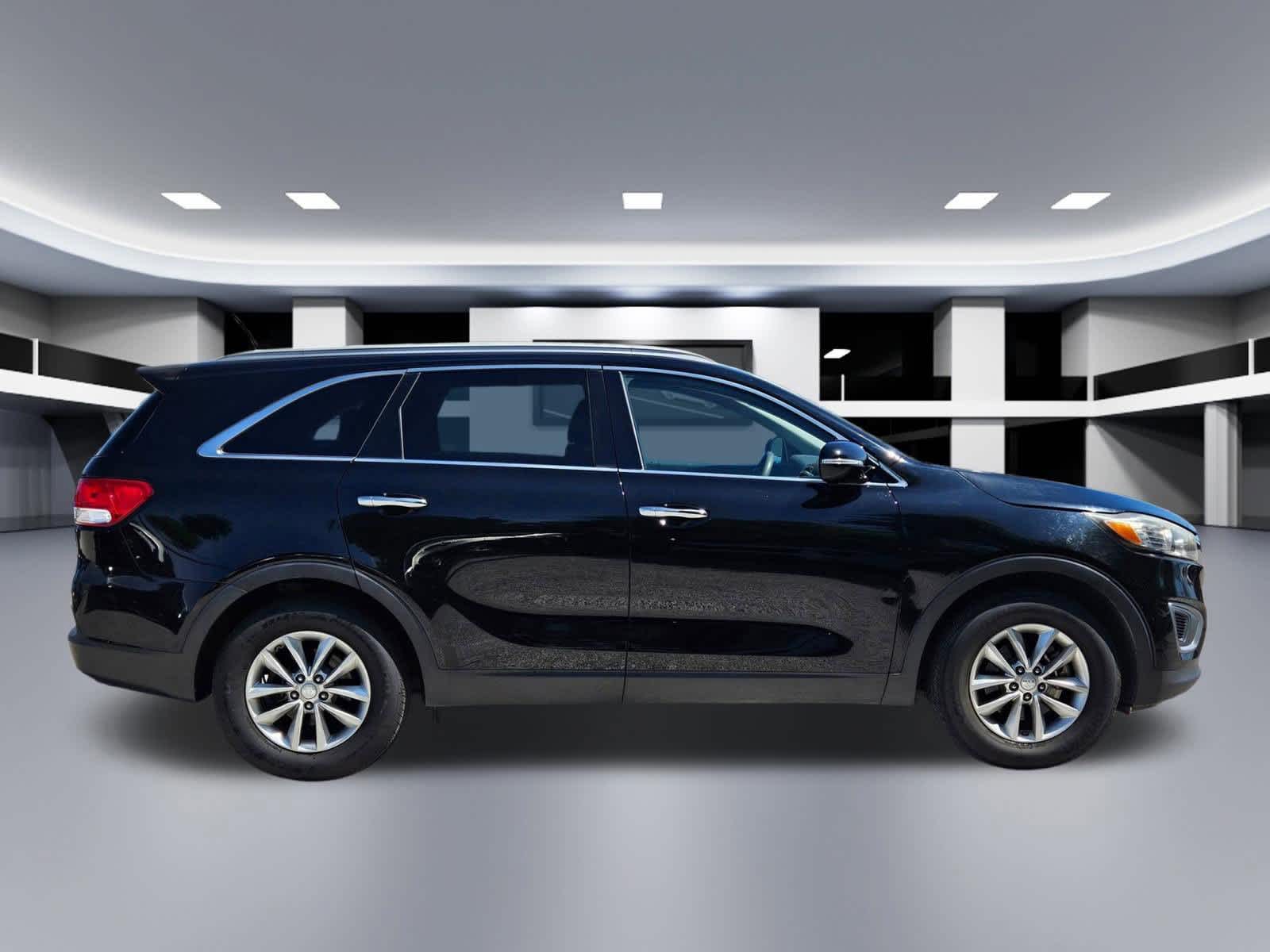 Thumbnail: 2016 Kia Sorento - 7