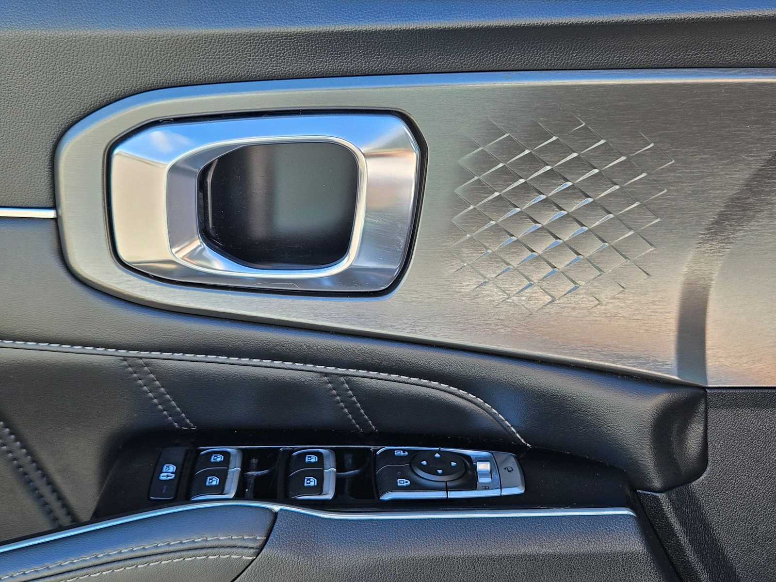 Thumbnail: 2023 Kia Sorento - 19