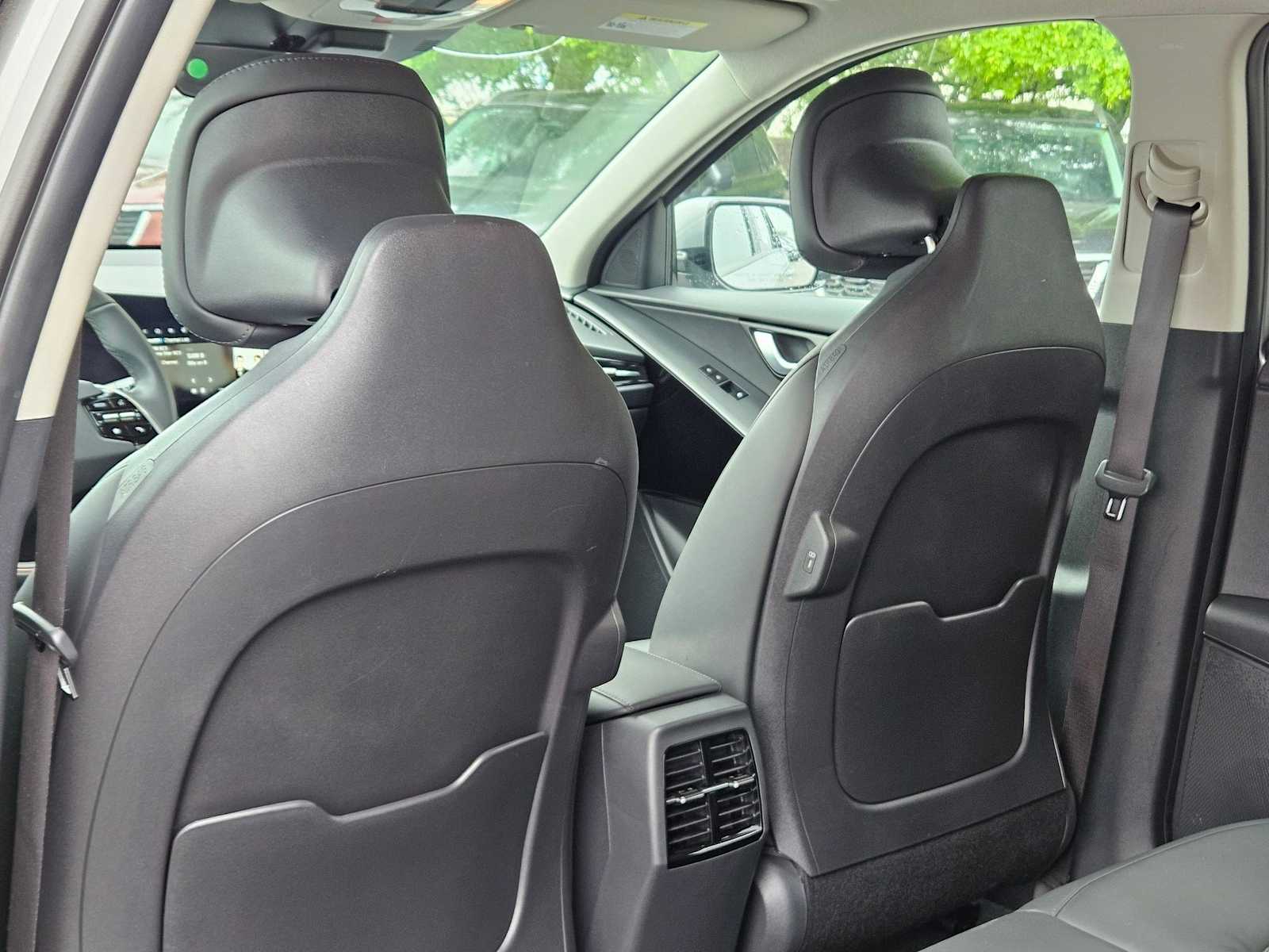 Thumbnail: 2024 Kia Niro - 16