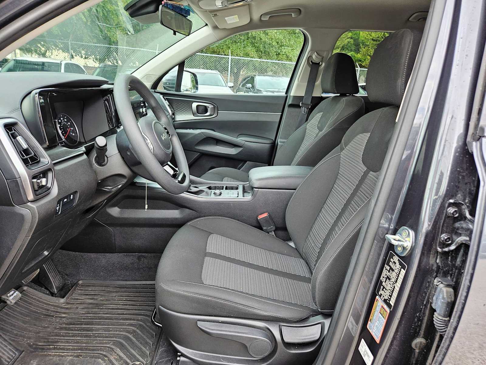 Thumbnail: 2023 Kia Sorento - 14