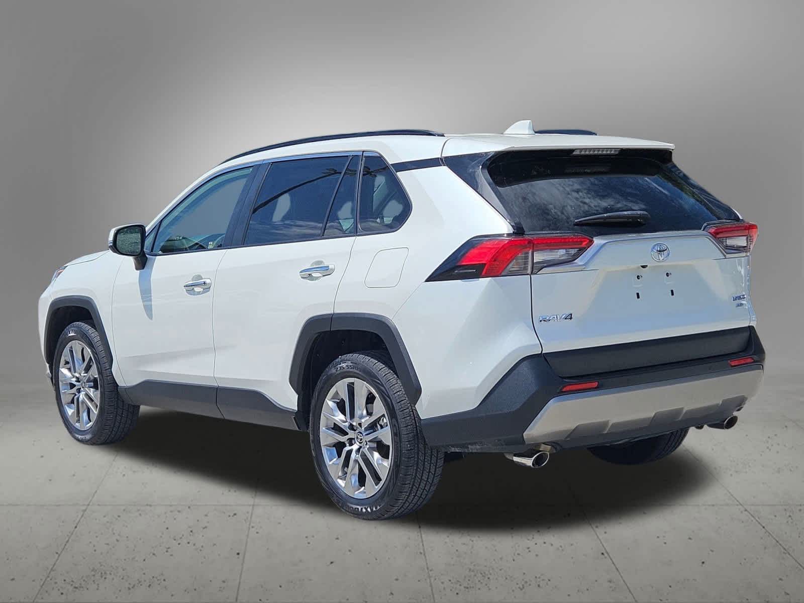 Thumbnail: 2022 Toyota RAV4 - 4