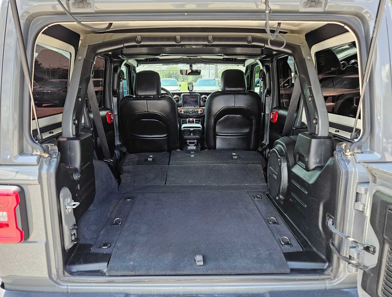 Thumbnail: 2020 Jeep Wrangler - 28
