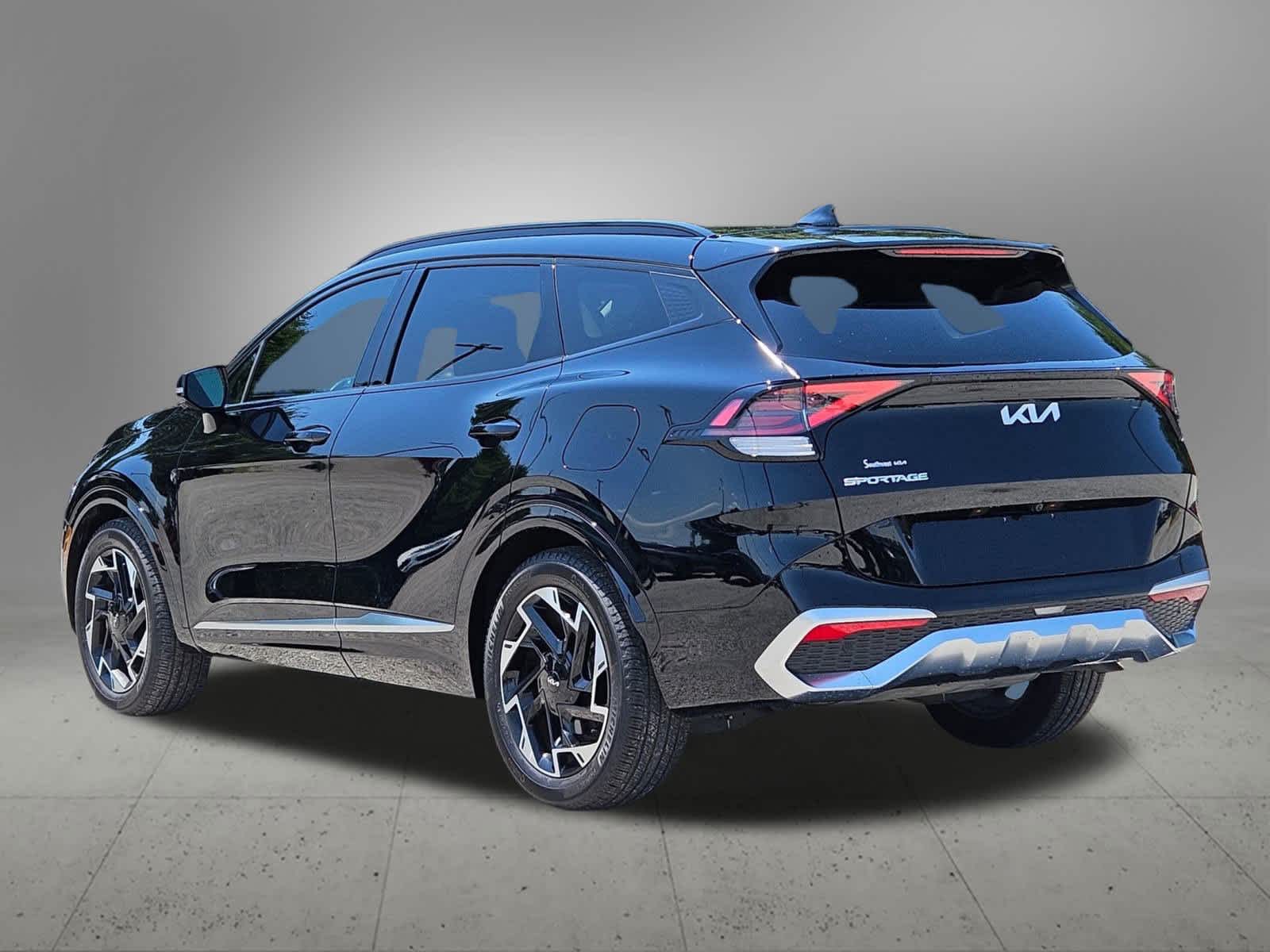 Thumbnail: 2023 Kia Sportage - 3