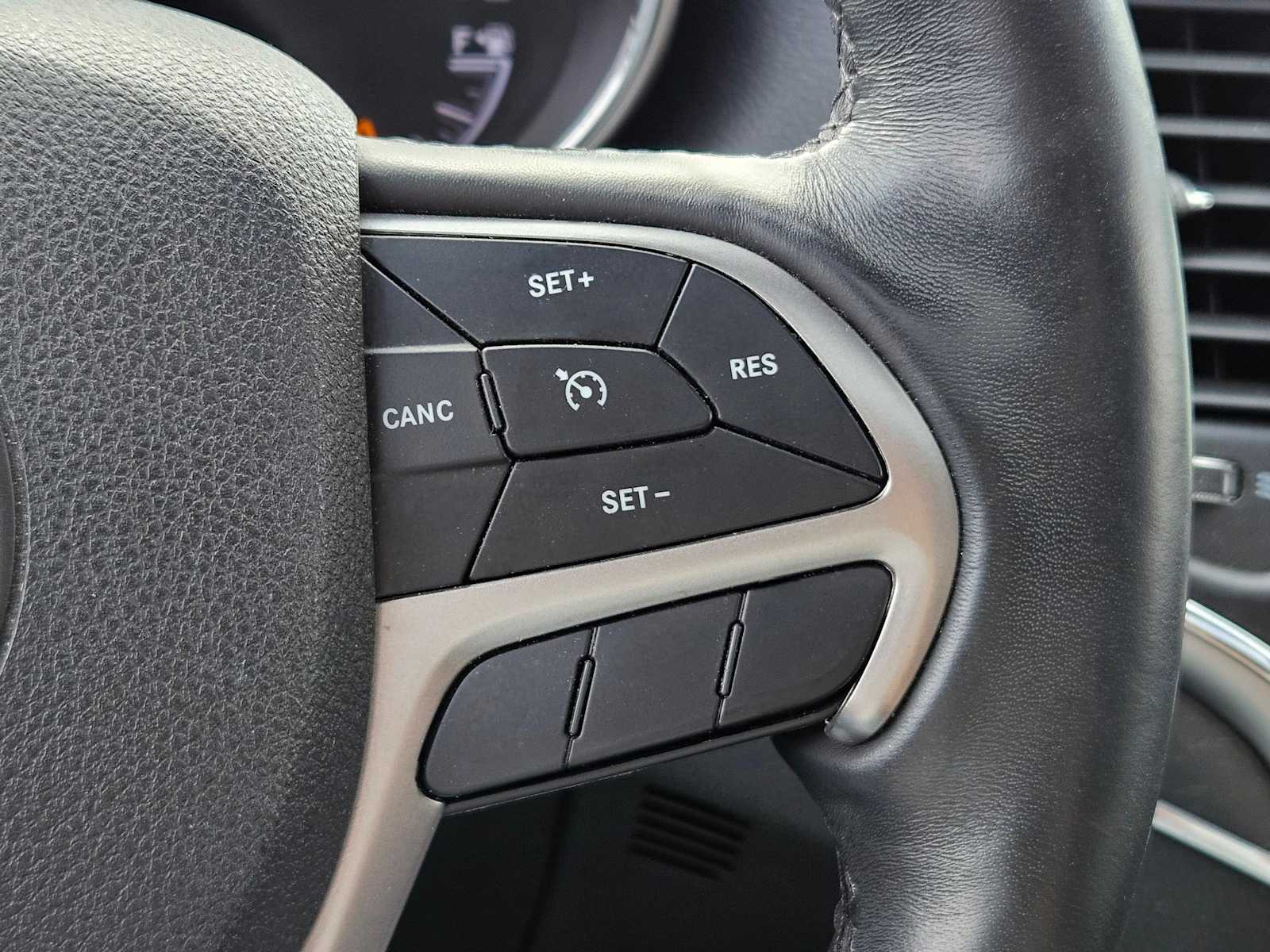 Thumbnail: 2018 Jeep Grand Cherokee - 12