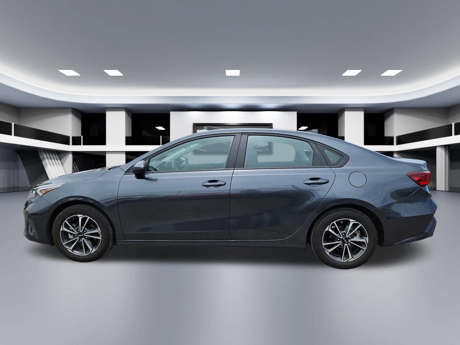 Thumbnail: 2024 Kia Forte - 3