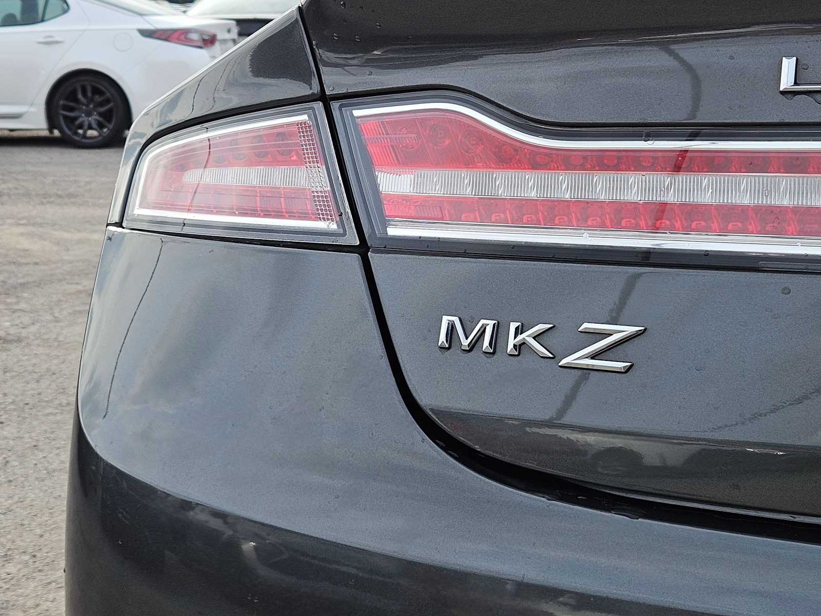 Thumbnail: 2019 Lincoln MKZ - 12