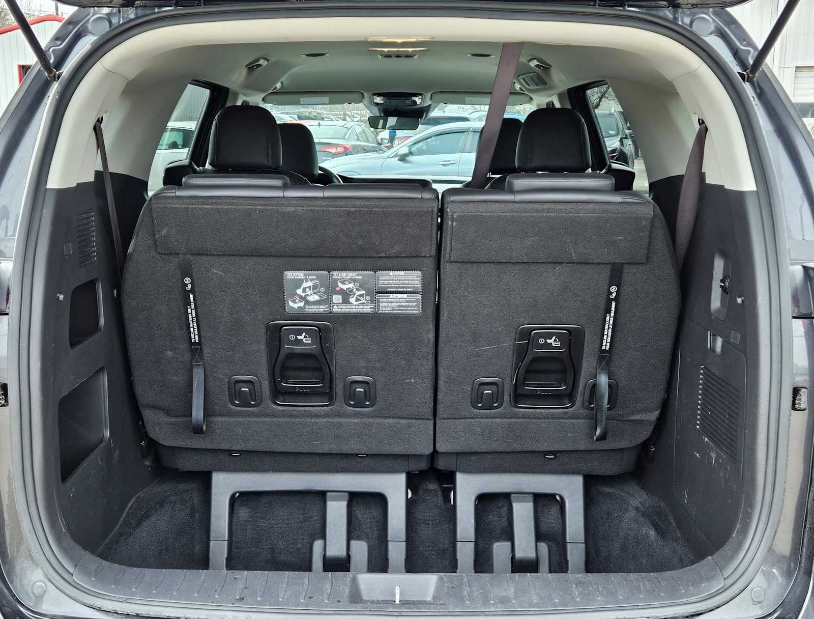 Thumbnail: 2024 Kia Carnival - 33