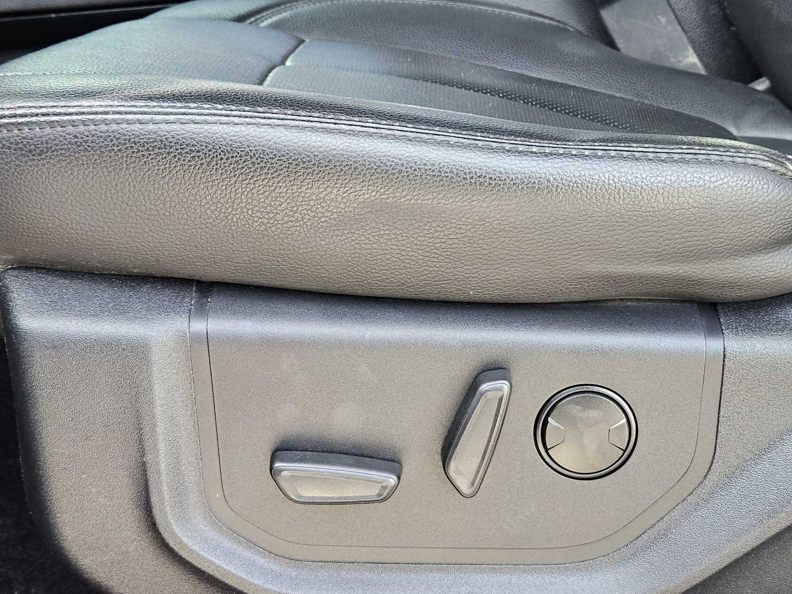 Thumbnail: 2020 Ford Expedition - 17