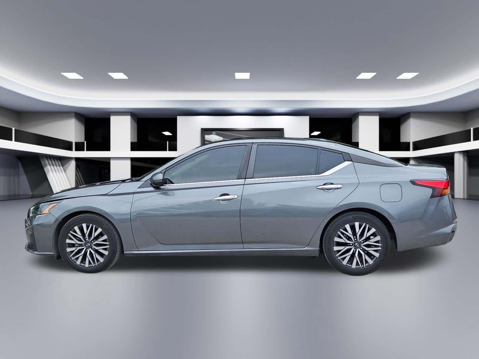 Thumbnail: 2023 Nissan Altima - 3