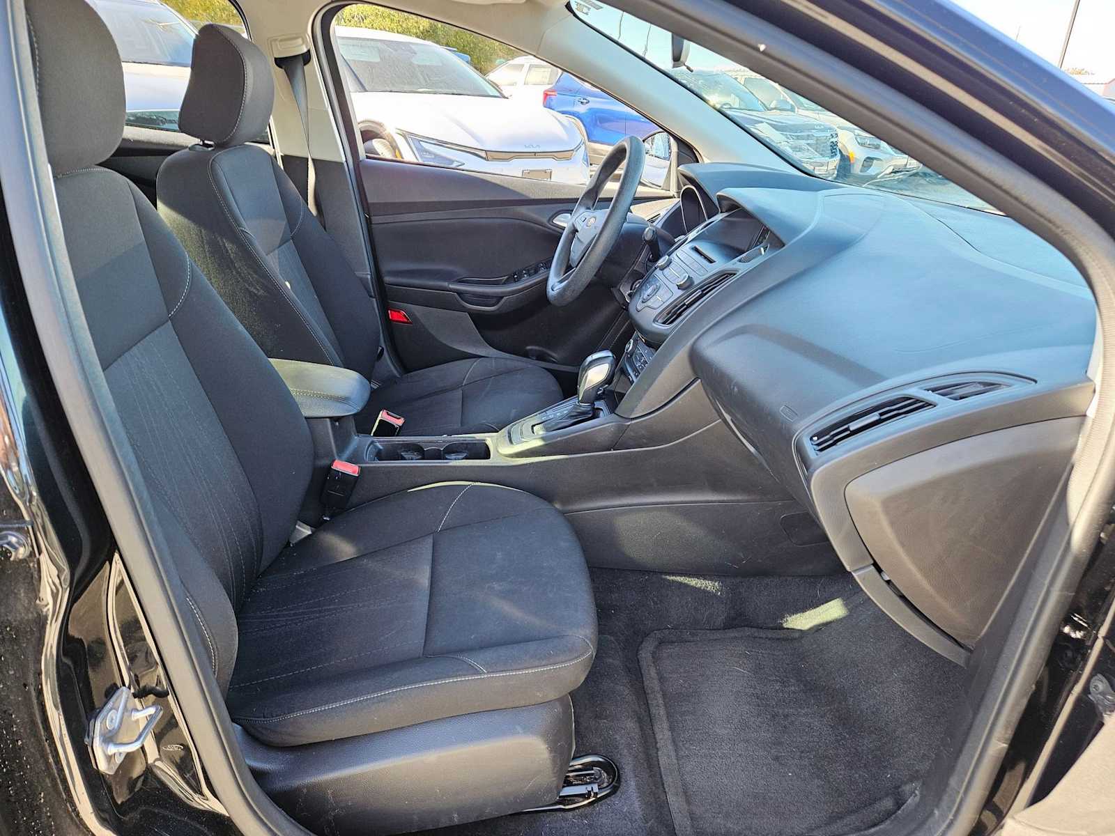 Thumbnail: 2015 Ford Focus - 19