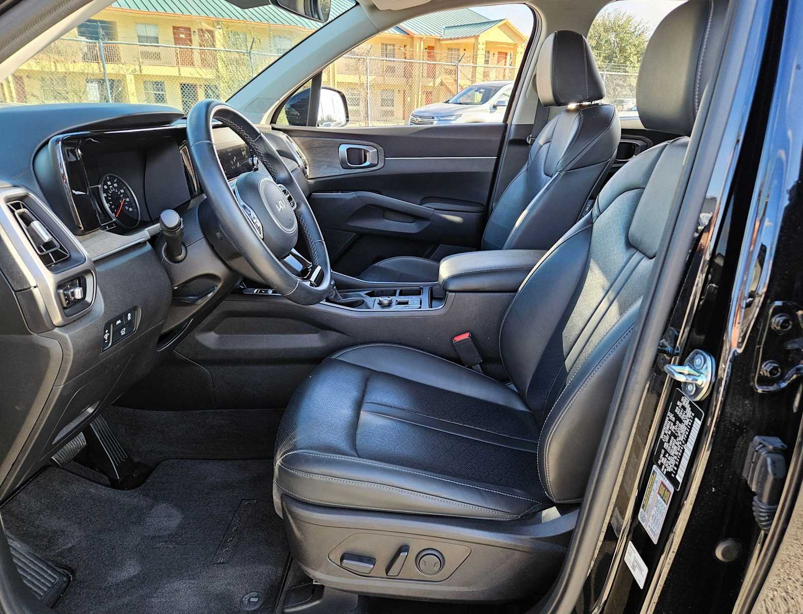 Thumbnail: 2023 Kia Sorento - 16