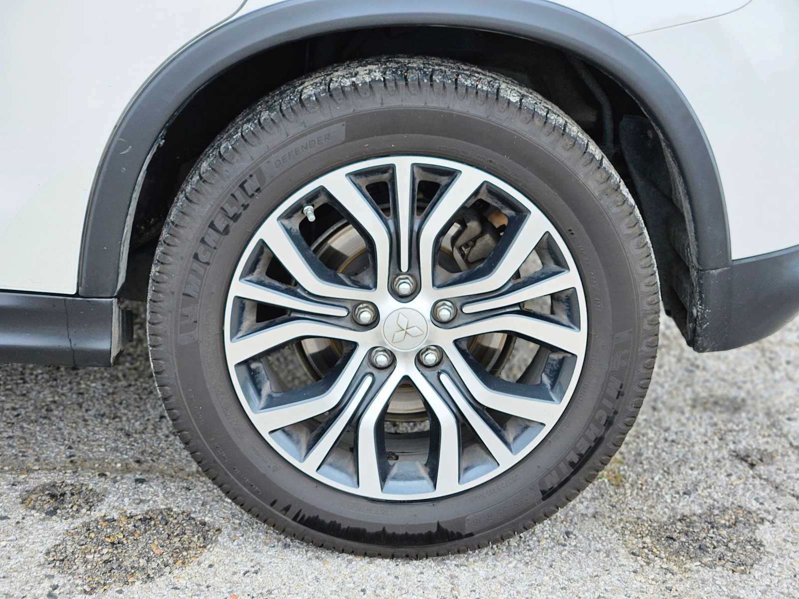 Thumbnail: 2017 Mitsubishi Outlander Sport - 14