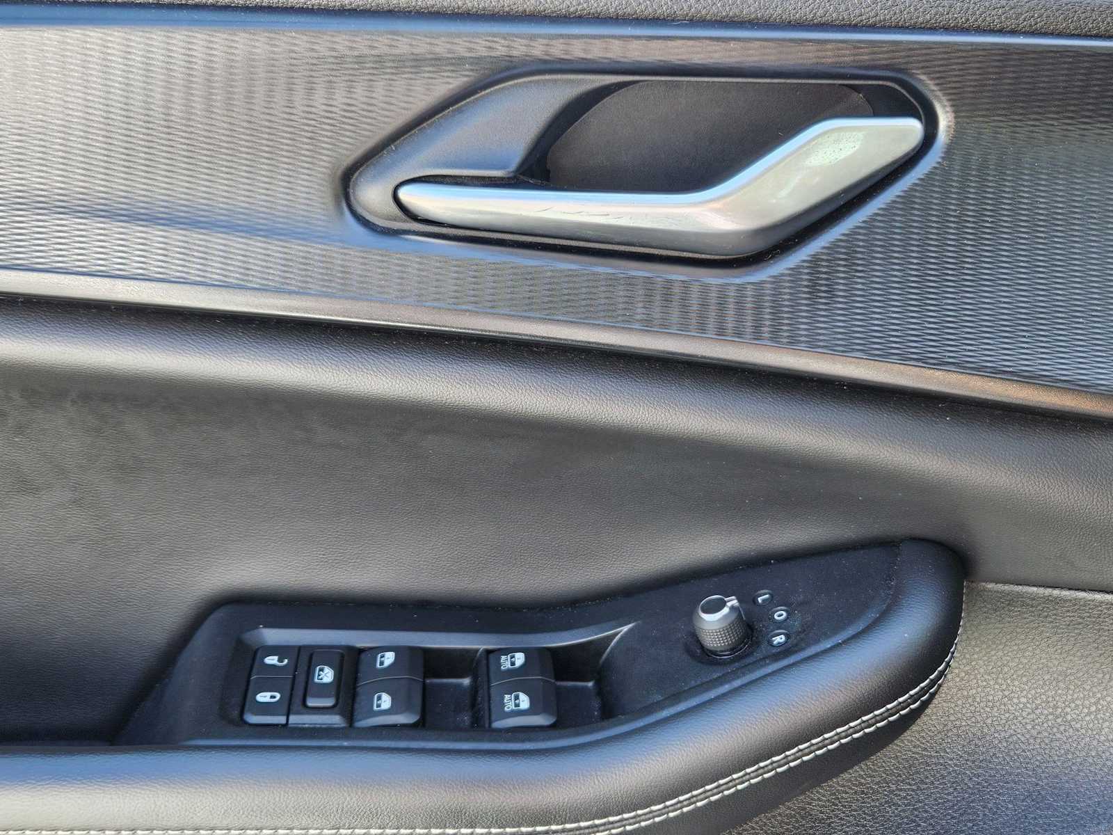 Thumbnail: 2023 Jeep Grand Cherokee L - 27