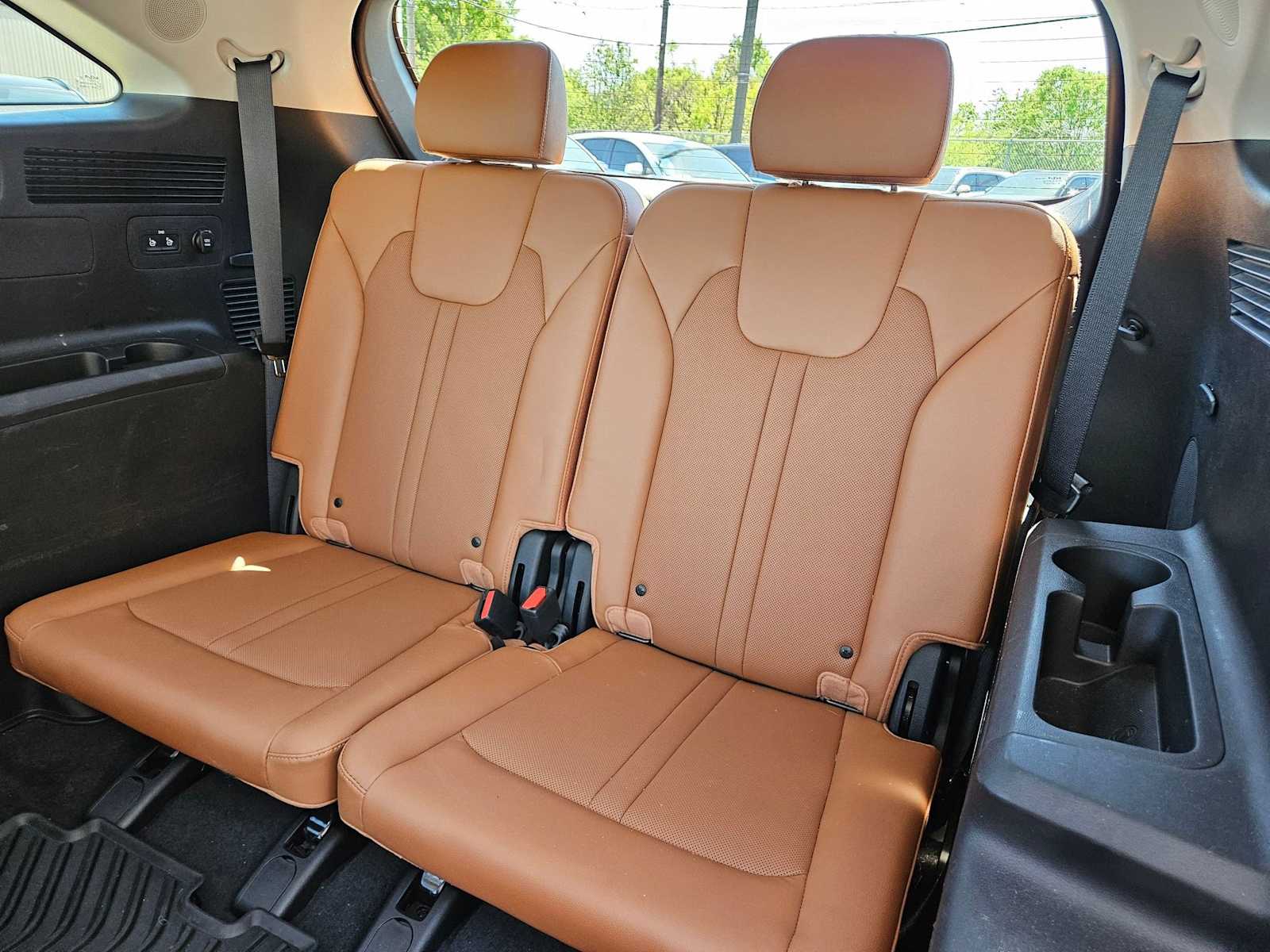 Thumbnail: 2023 Kia Sorento - 14