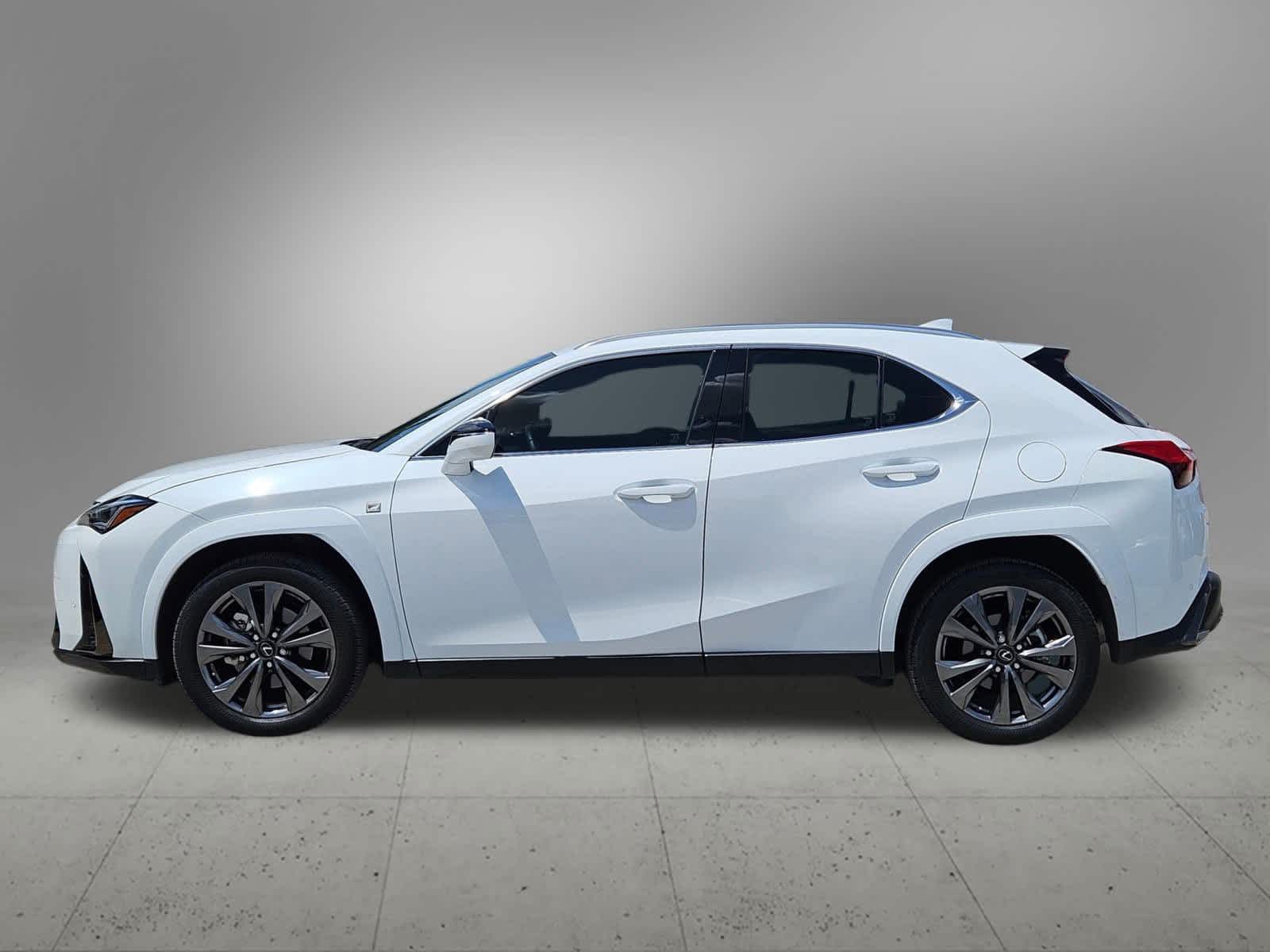 Thumbnail: 2022 Lexus UX - 2