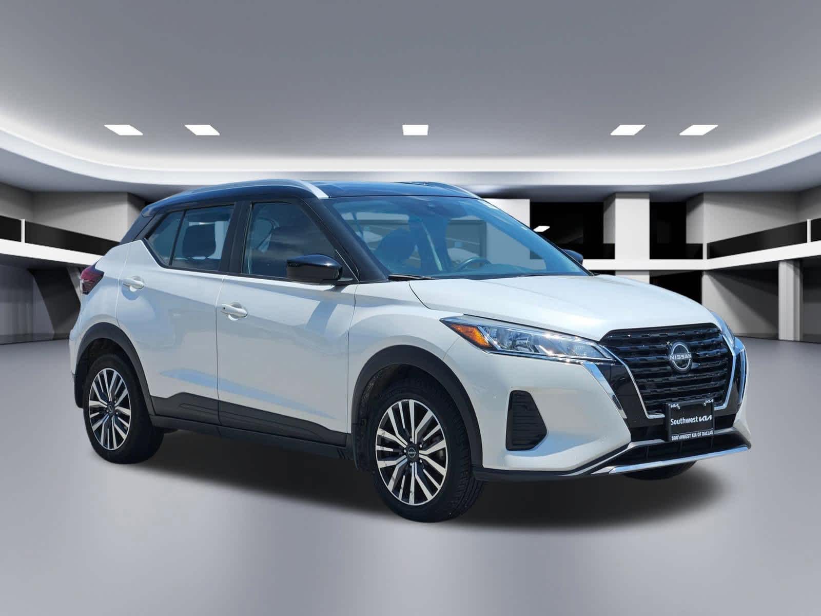 Thumbnail: 2023 Nissan Kicks - 4