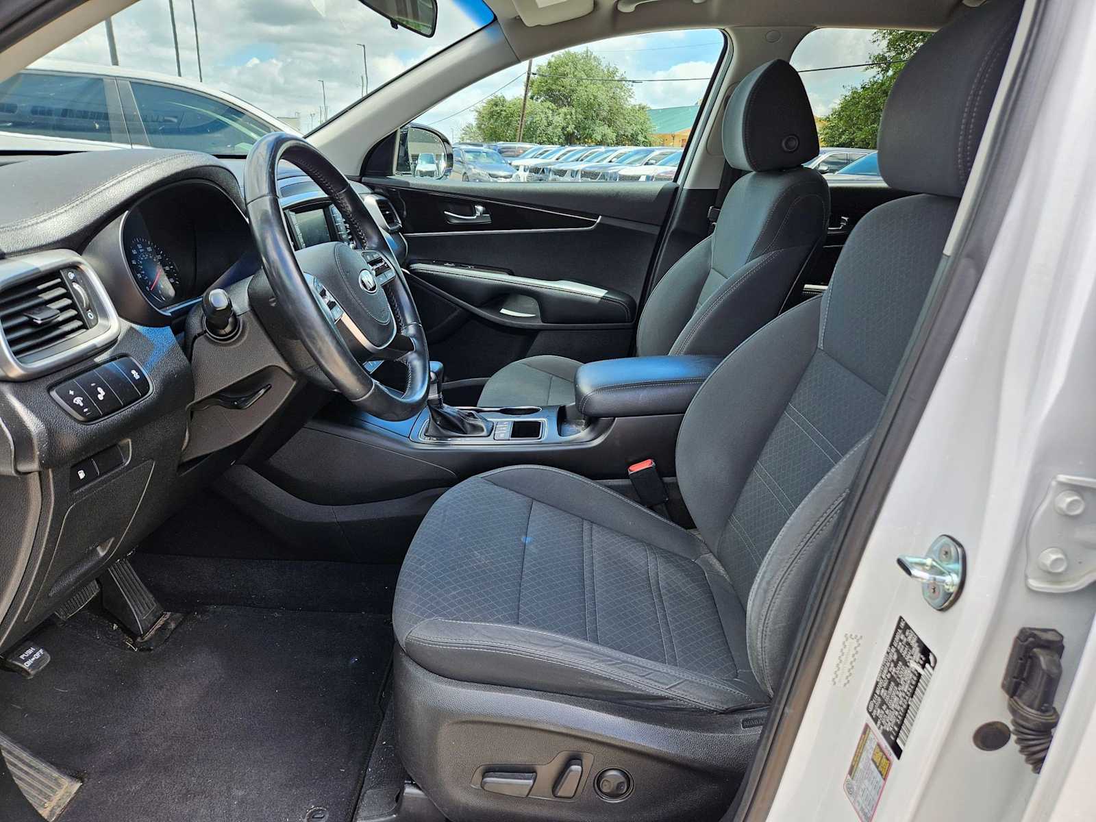 Thumbnail: 2020 Kia Sorento - 15