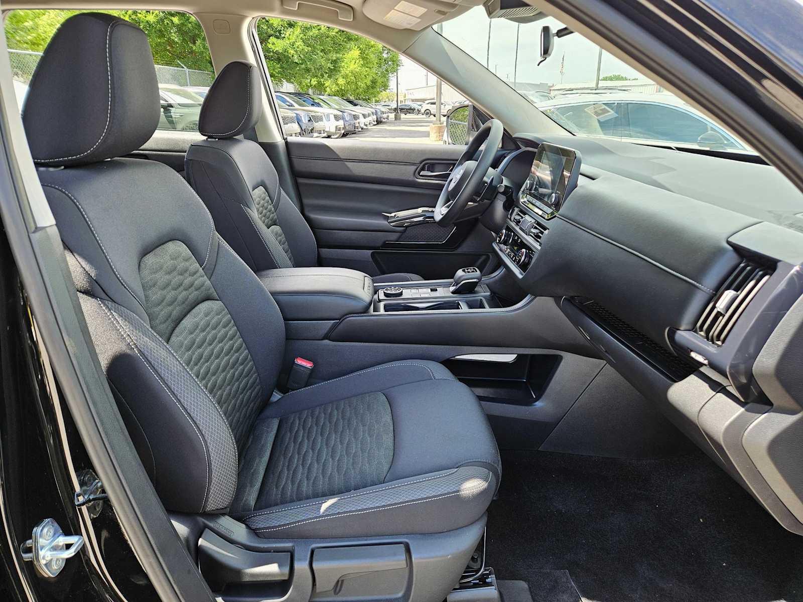 Thumbnail: 2025 Nissan Pathfinder - 19