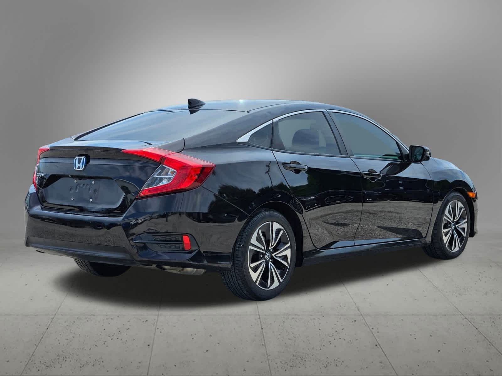 Thumbnail: 2017 Honda Civic - 6