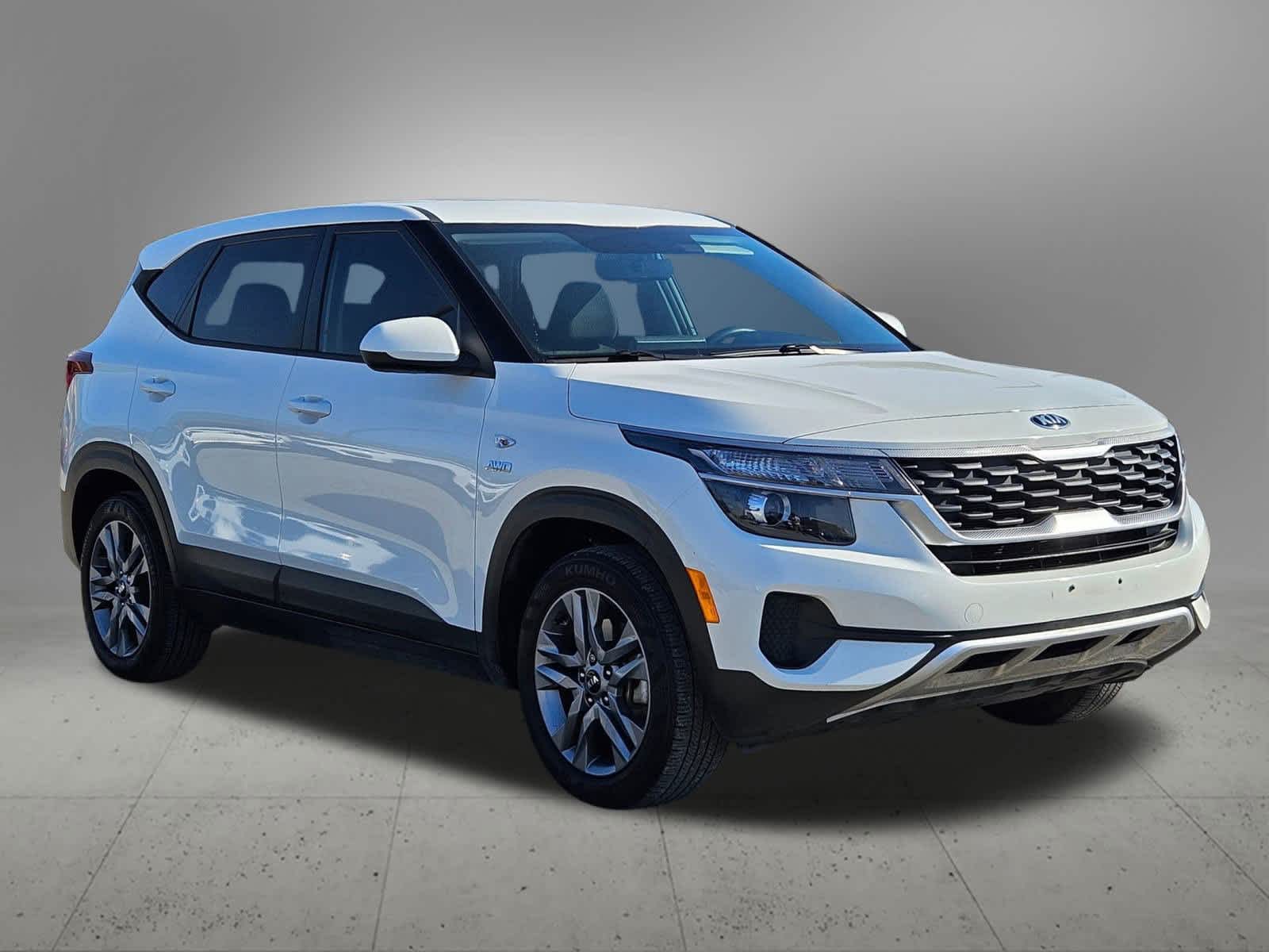 Thumbnail: 2021 Kia Seltos - 8